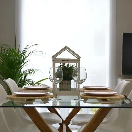 Apartment Sherryflat Alcazar - Parking