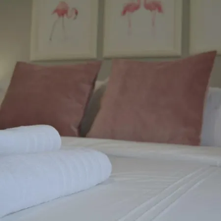 Sherryflat Alcazar - Parking Apartment